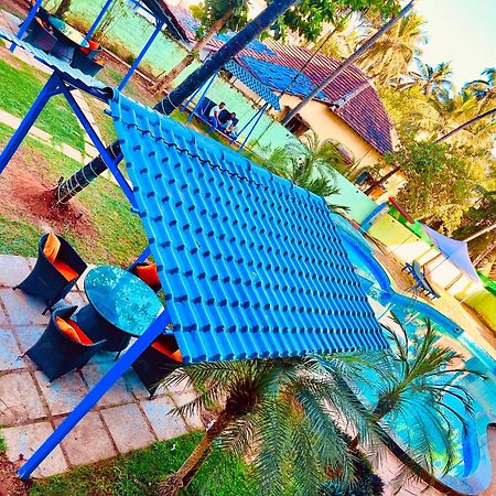 Summer Beach Resort, Goa - #Near Baga Beach #Swimming Pool #Garden #Bar #Lift #Premium Rooms #Property Of The Year #70565-84665 Calangute Eksteriør bilde