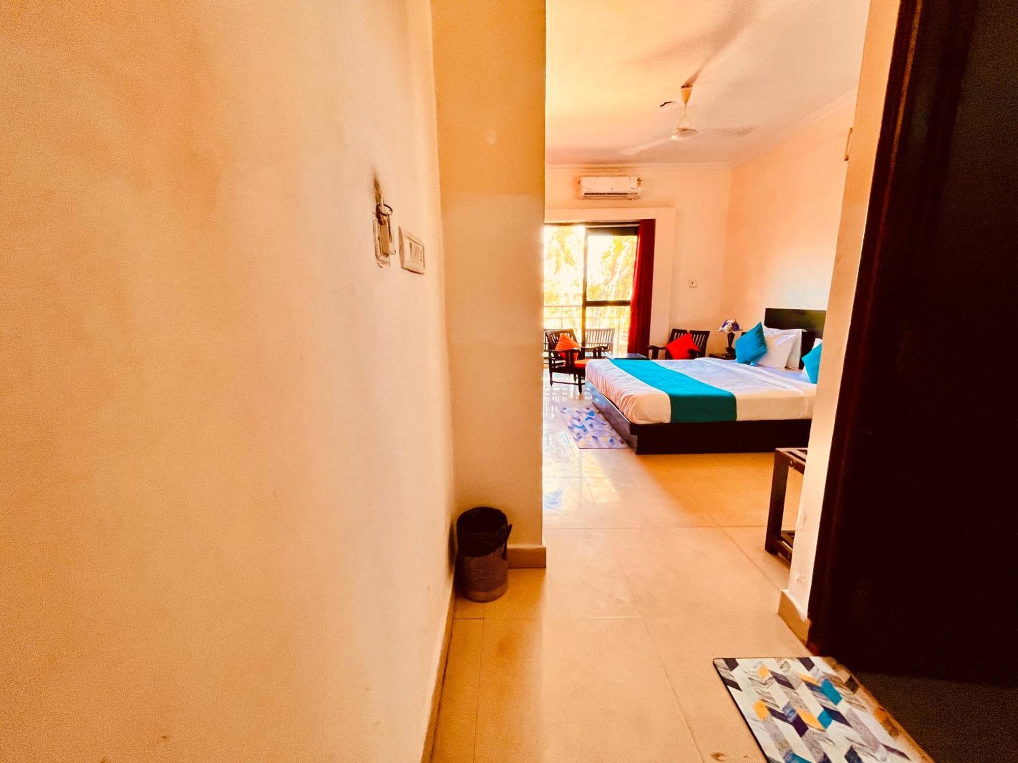 Summer Beach Resort, Goa - #Near Baga Beach #Swimming Pool #Garden #Bar #Lift #Premium Rooms #Property Of The Year #70565-84665 Calangute Eksteriør bilde
