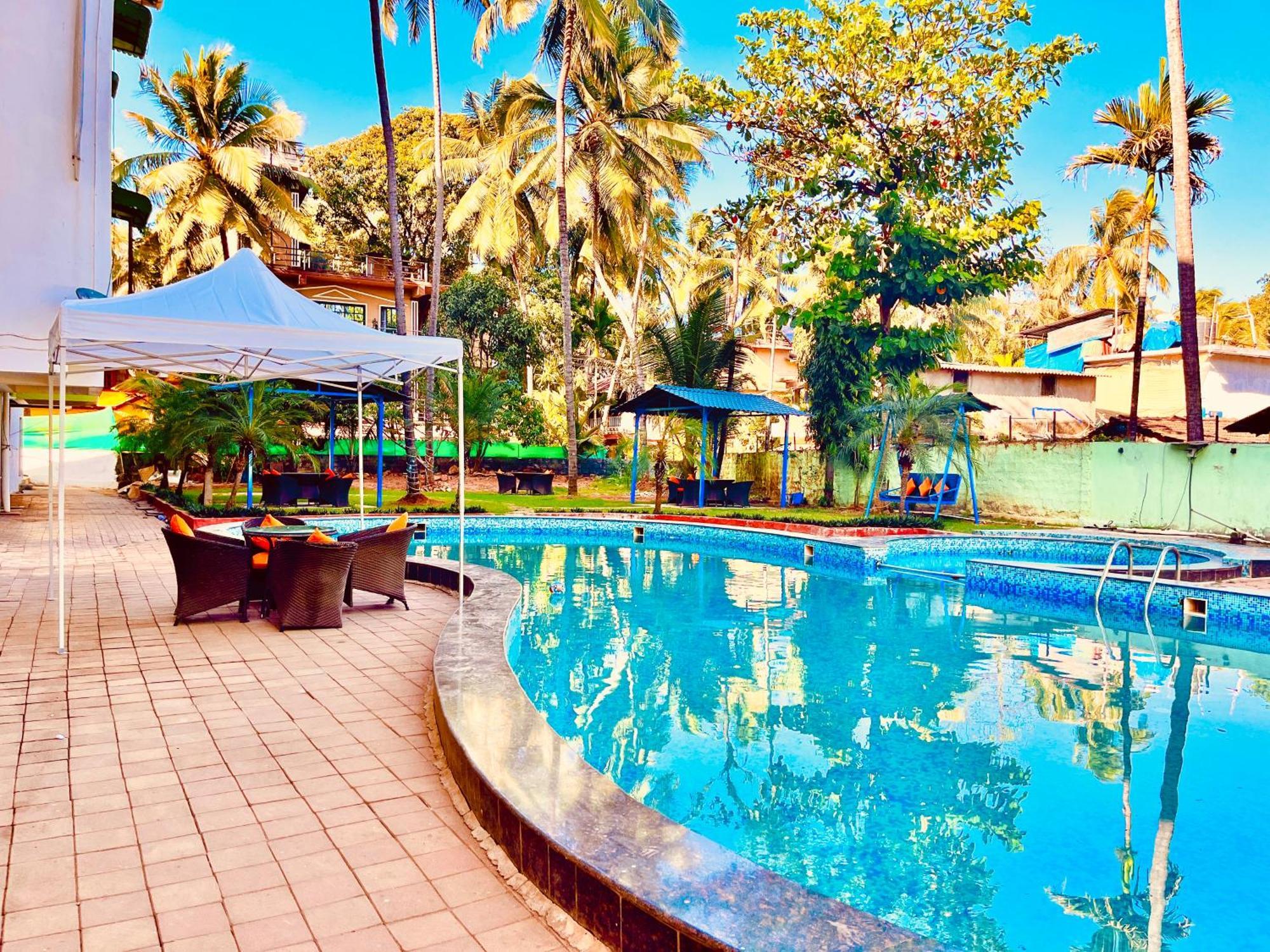 Summer Beach Resort, Goa - #Near Baga Beach #Swimming Pool #Garden #Bar #Lift #Premium Rooms #Property Of The Year #70565-84665 Calangute Eksteriør bilde