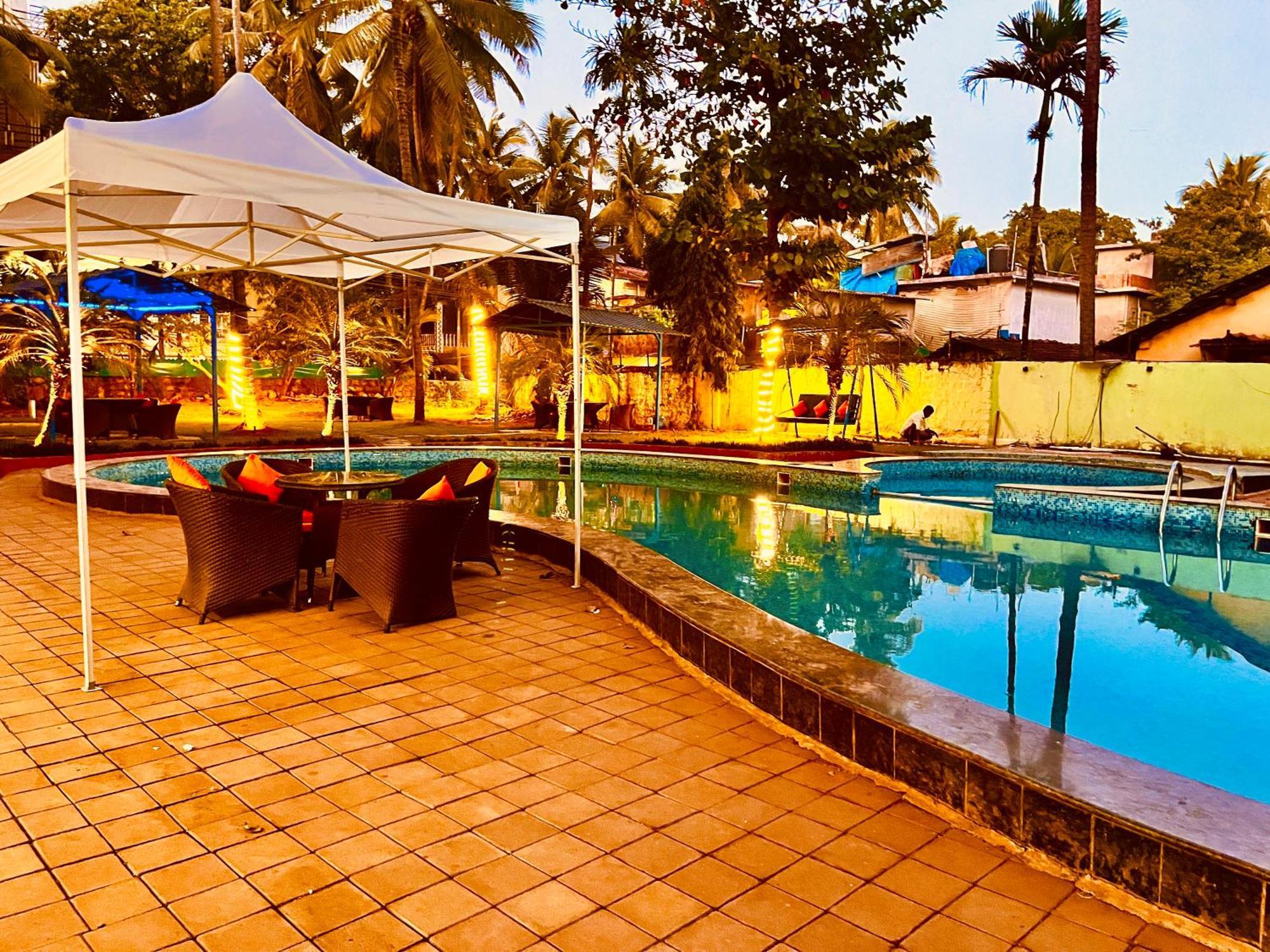 Summer Beach Resort, Goa - #Near Baga Beach #Swimming Pool #Garden #Bar #Lift #Premium Rooms #Property Of The Year #70565-84665 Calangute Eksteriør bilde