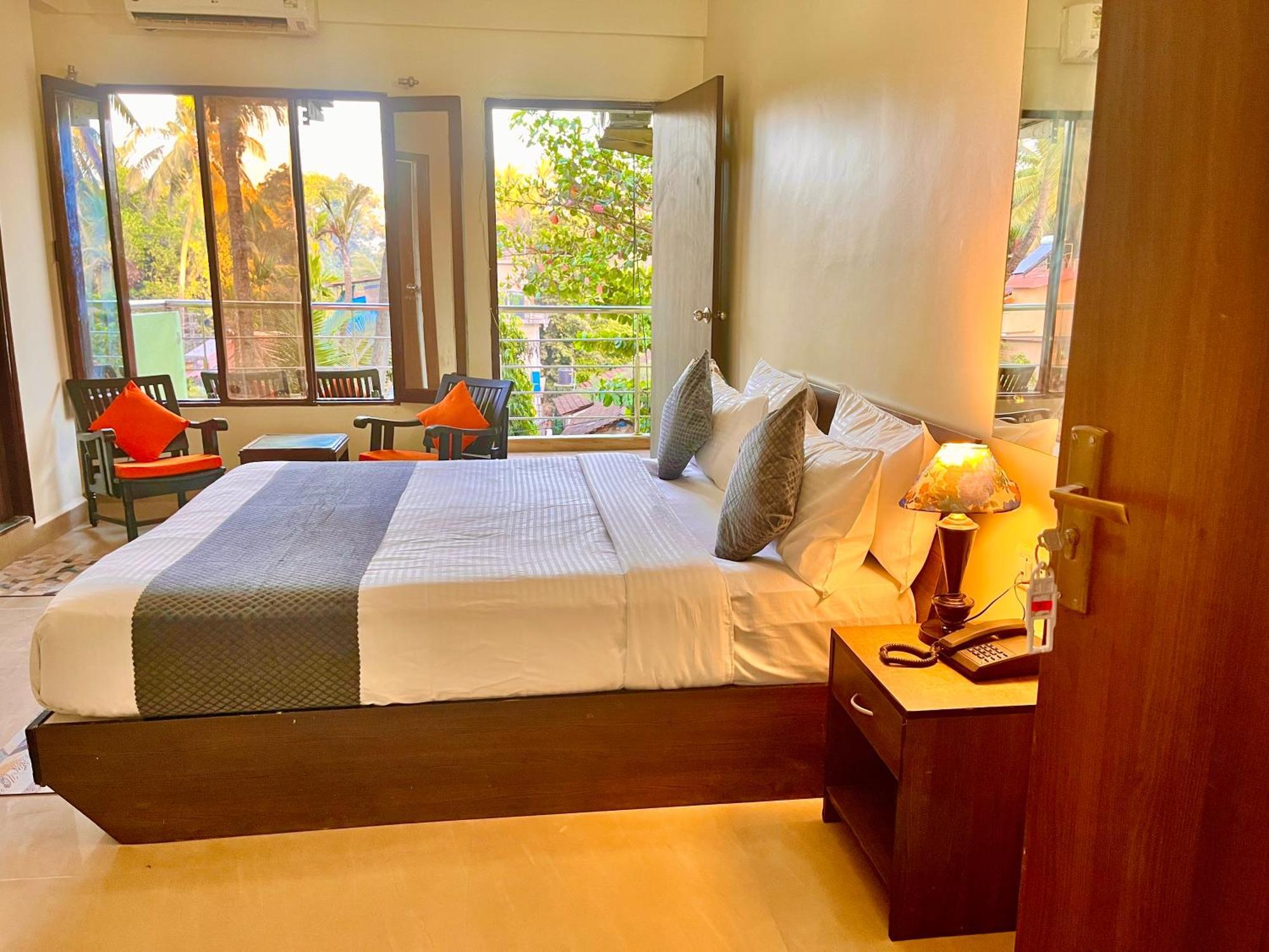 Summer Beach Resort, Goa - #Near Baga Beach #Swimming Pool #Garden #Bar #Lift #Premium Rooms #Property Of The Year #70565-84665 Calangute Eksteriør bilde