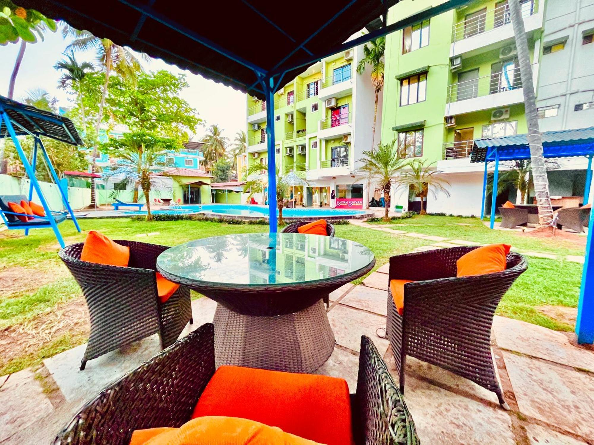 Summer Beach Resort, Goa - #Near Baga Beach #Swimming Pool #Garden #Bar #Lift #Premium Rooms #Property Of The Year #70565-84665 Calangute Eksteriør bilde