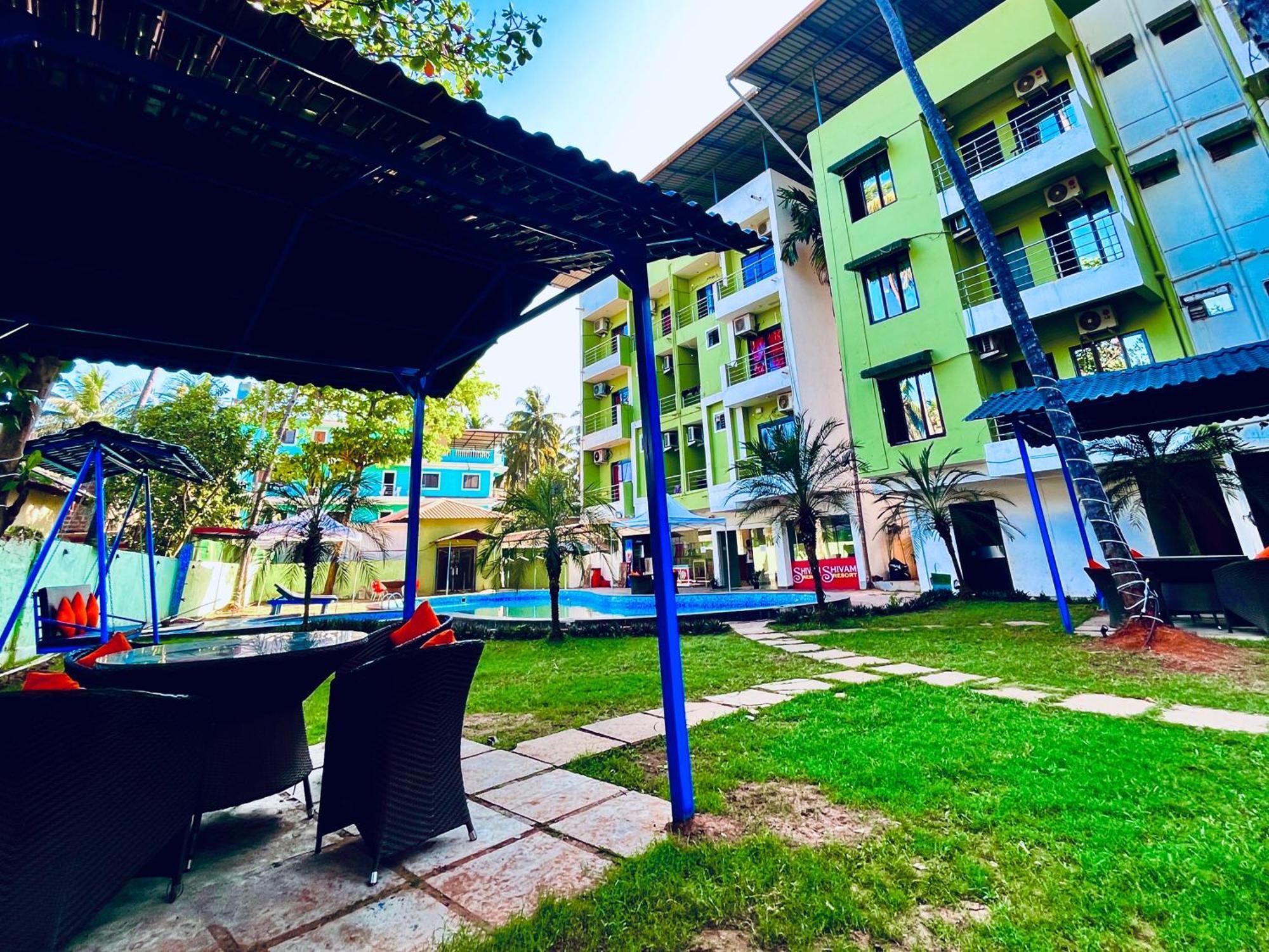 Summer Beach Resort, Goa - #Near Baga Beach #Swimming Pool #Garden #Bar #Lift #Premium Rooms #Property Of The Year #70565-84665 Calangute Eksteriør bilde