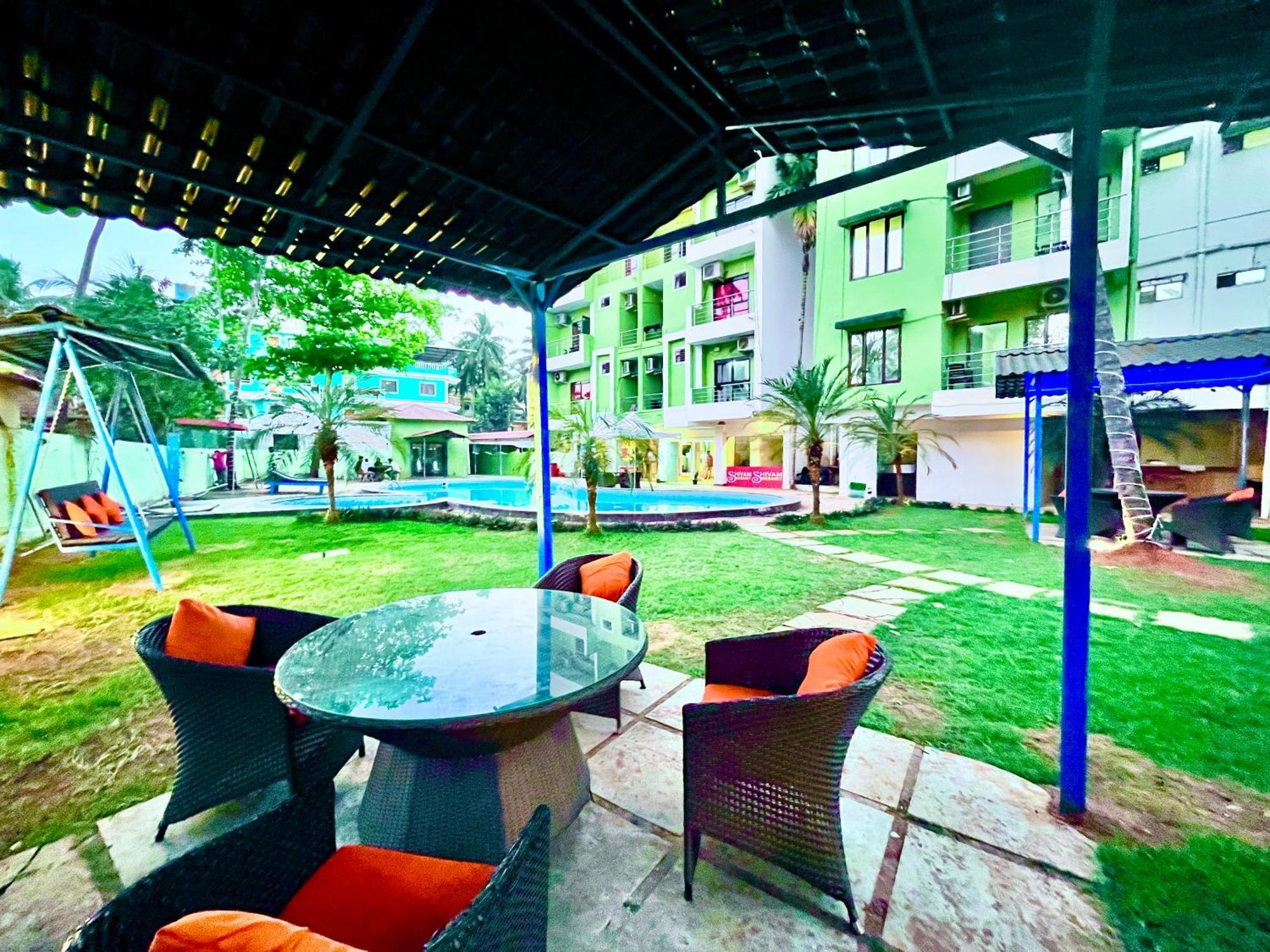 Summer Beach Resort, Goa - #Near Baga Beach #Swimming Pool #Garden #Bar #Lift #Premium Rooms #Property Of The Year #70565-84665 Calangute Eksteriør bilde