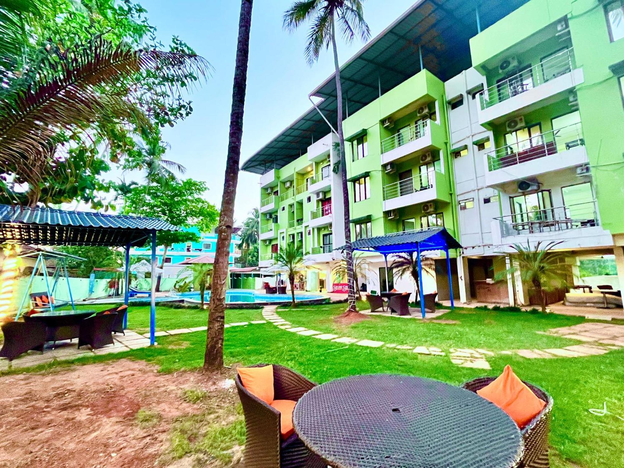 Summer Beach Resort, Goa - #Near Baga Beach #Swimming Pool #Garden #Bar #Lift #Premium Rooms #Property Of The Year #70565-84665 Calangute Eksteriør bilde
