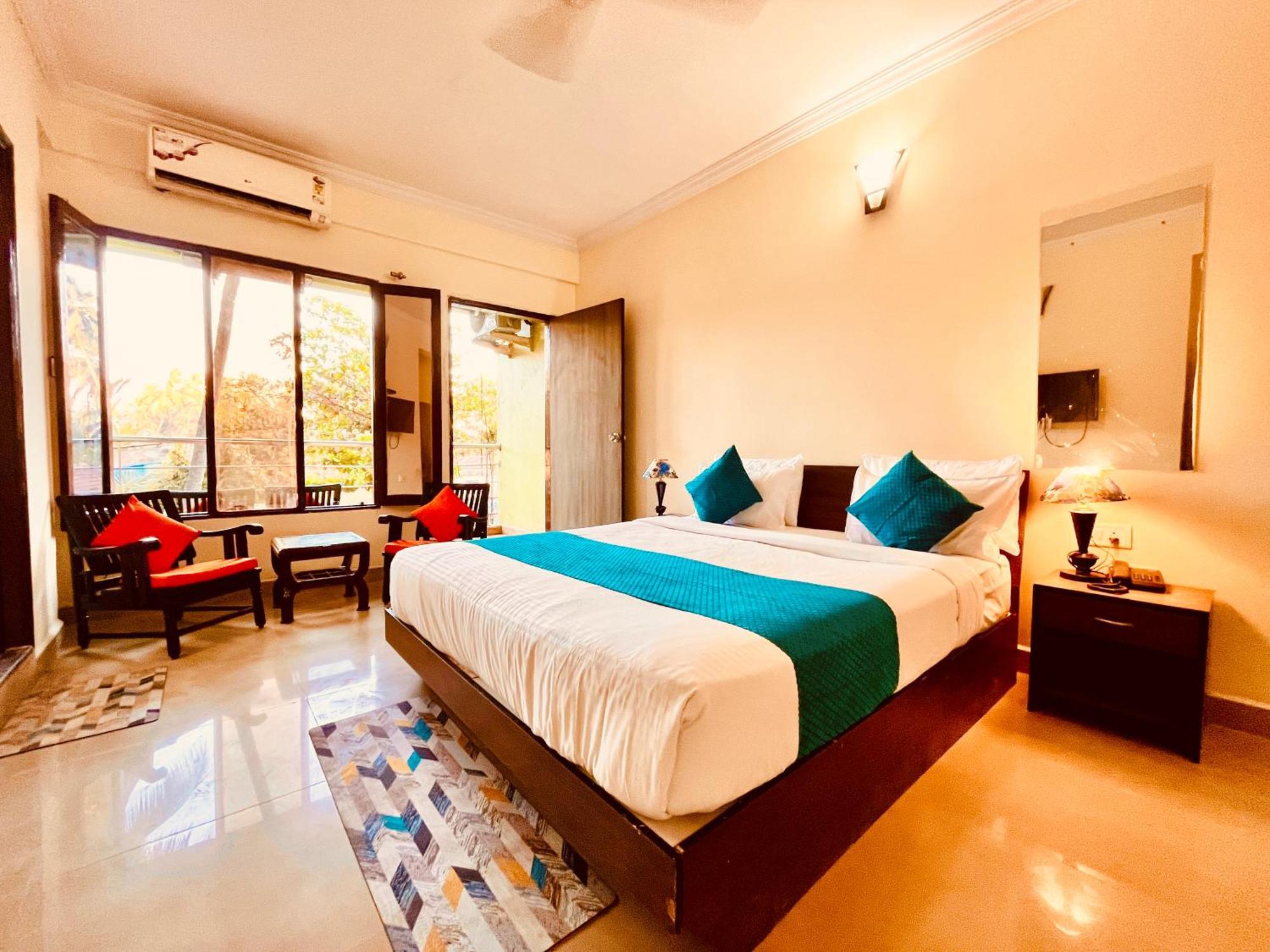 Summer Beach Resort, Goa - #Near Baga Beach #Swimming Pool #Garden #Bar #Lift #Premium Rooms #Property Of The Year #70565-84665 Calangute Eksteriør bilde