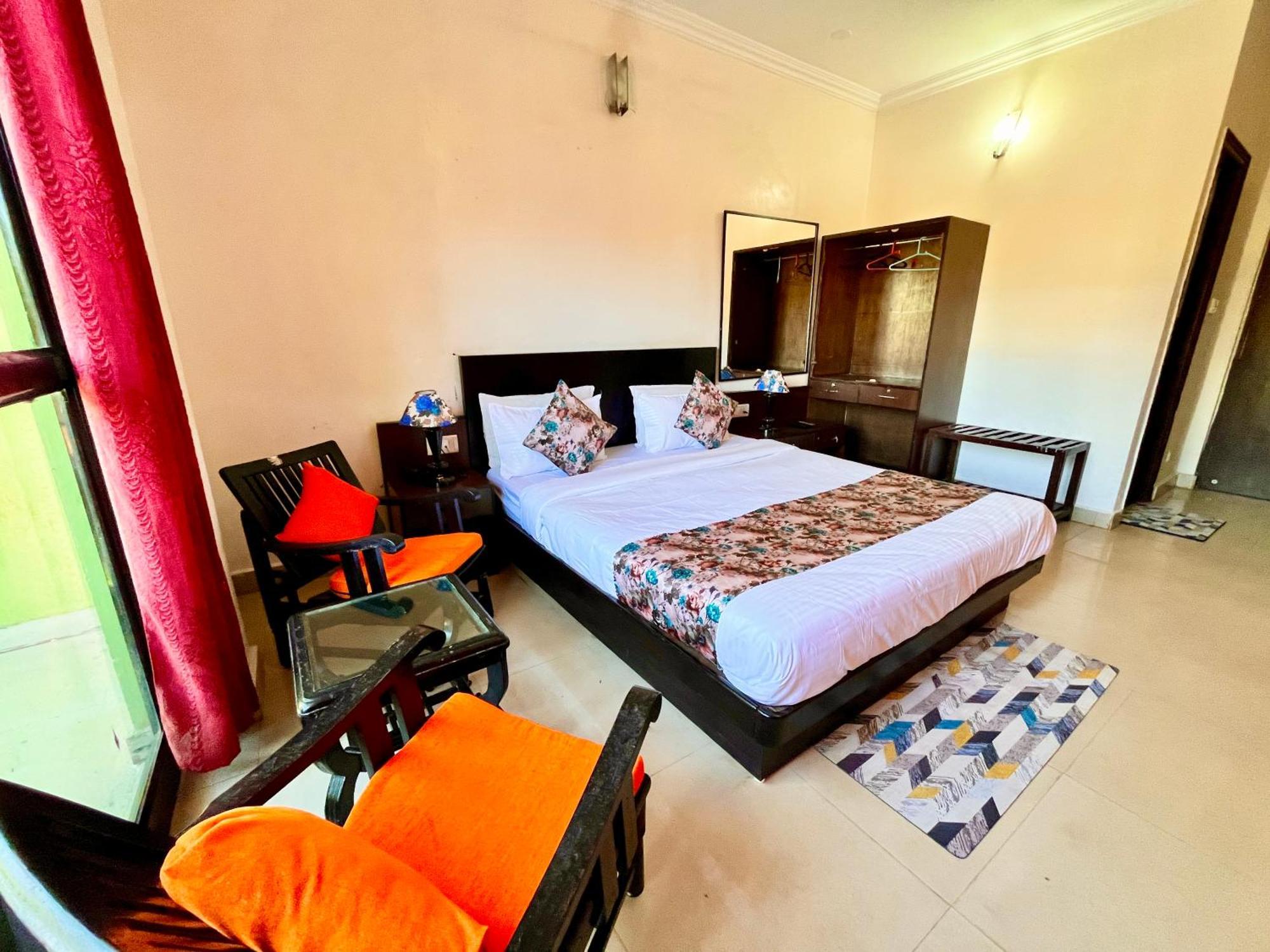 Summer Beach Resort, Goa - #Near Baga Beach #Swimming Pool #Garden #Bar #Lift #Premium Rooms #Property Of The Year #70565-84665 Calangute Eksteriør bilde