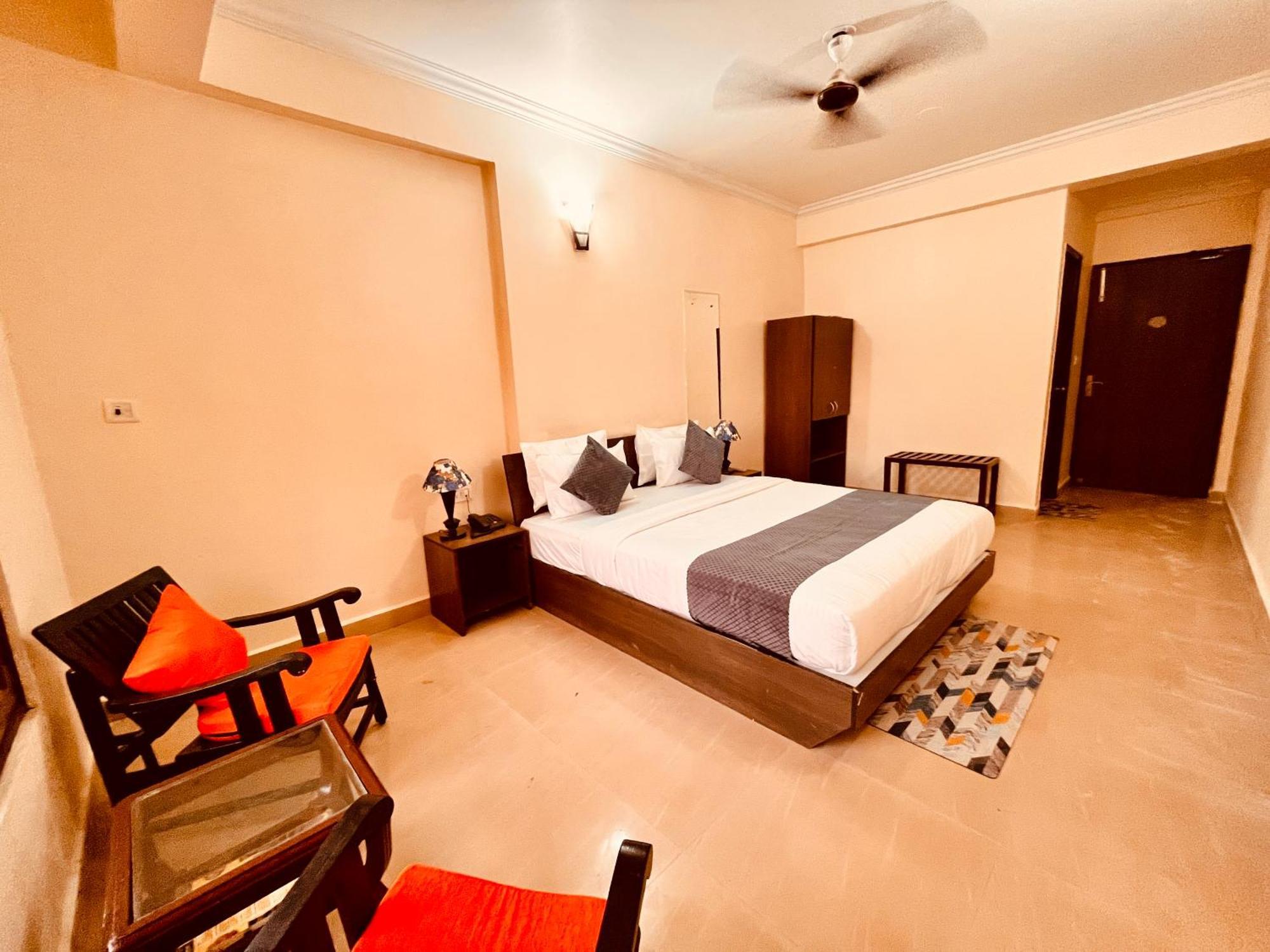 Summer Beach Resort, Goa - #Near Baga Beach #Swimming Pool #Garden #Bar #Lift #Premium Rooms #Property Of The Year #70565-84665 Calangute Eksteriør bilde