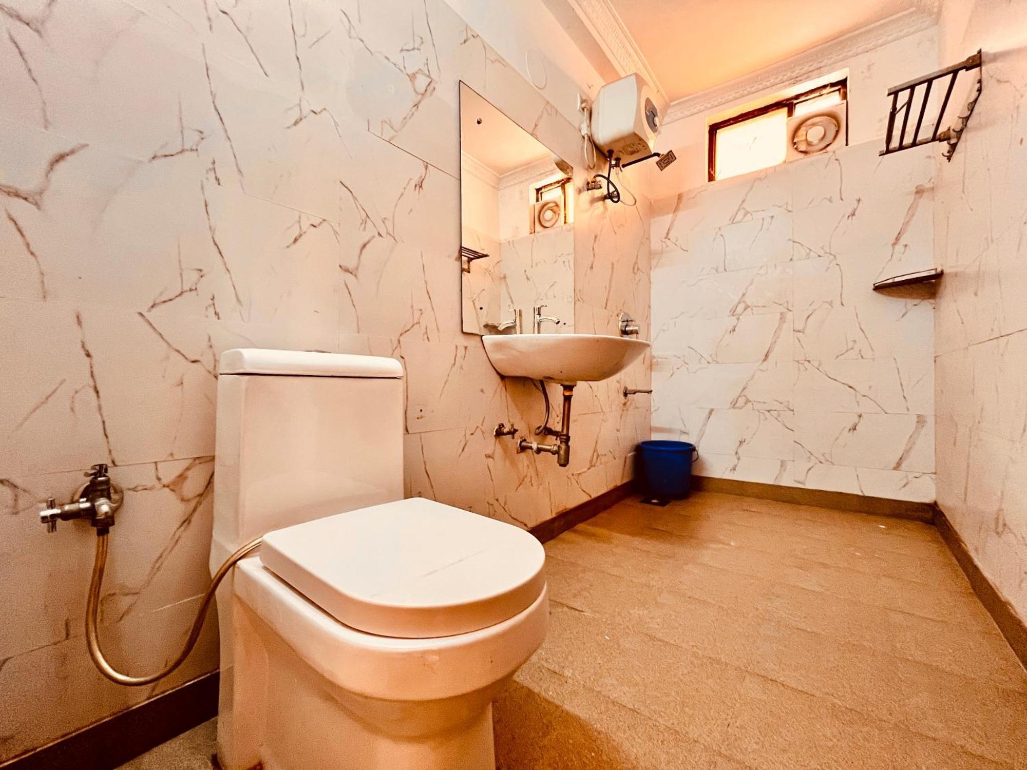 Summer Beach Resort, Goa - #Near Baga Beach #Swimming Pool #Garden #Bar #Lift #Premium Rooms #Property Of The Year #70565-84665 Calangute Eksteriør bilde