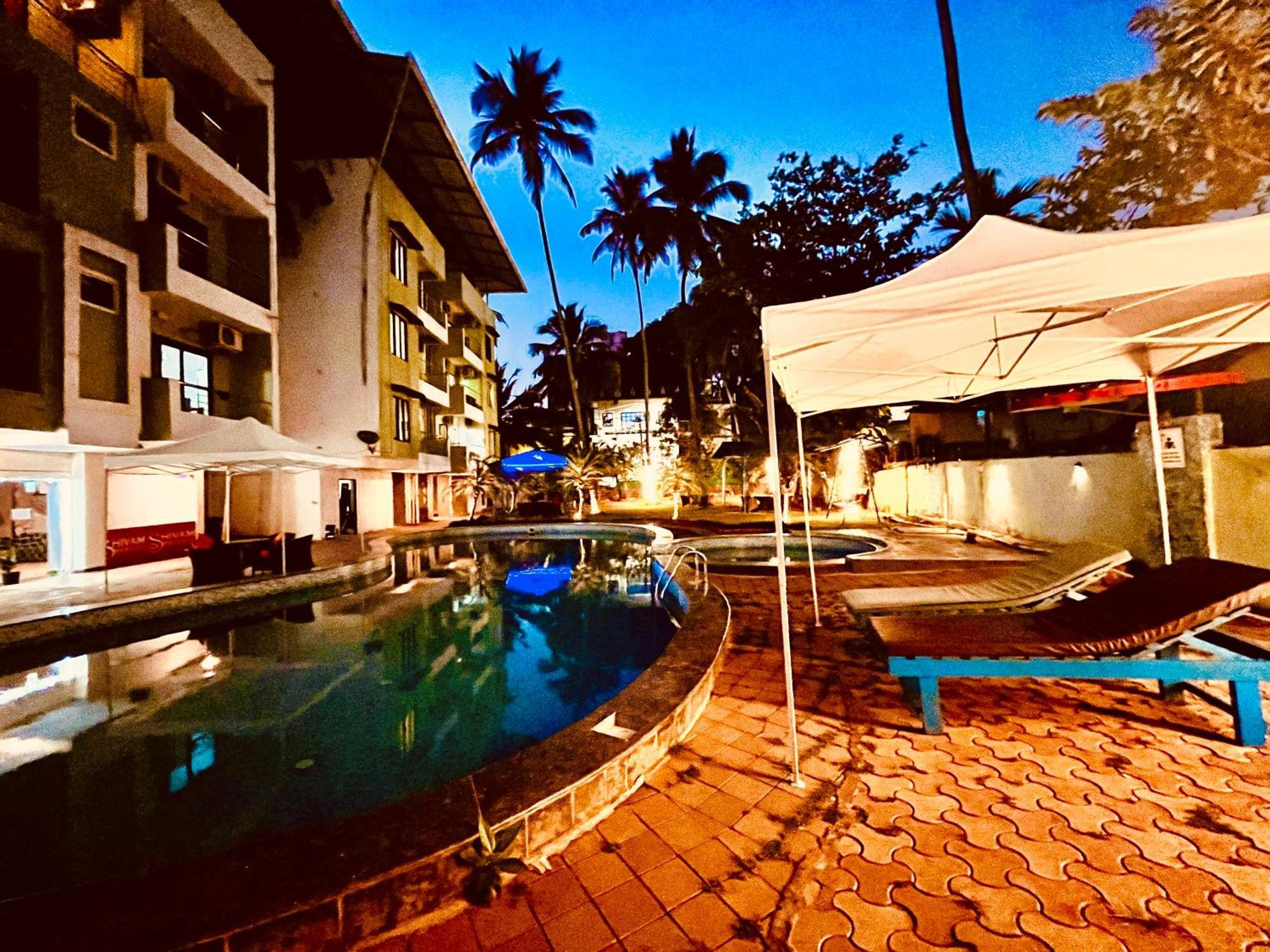 Summer Beach Resort, Goa - #Near Baga Beach #Swimming Pool #Garden #Bar #Lift #Premium Rooms #Property Of The Year #70565-84665 Calangute Eksteriør bilde