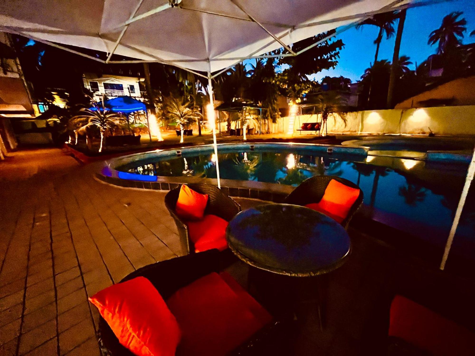 Summer Beach Resort, Goa - #Near Baga Beach #Swimming Pool #Garden #Bar #Lift #Premium Rooms #Property Of The Year #70565-84665 Calangute Eksteriør bilde