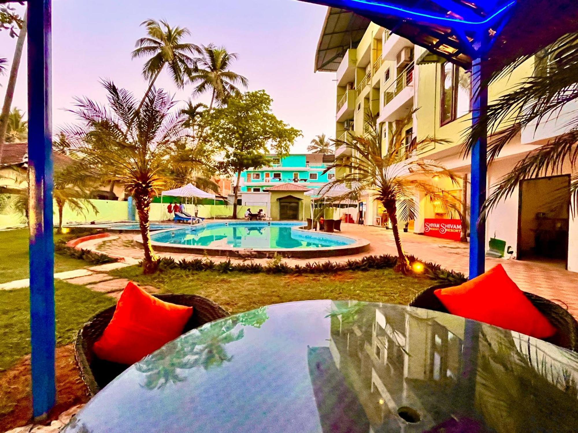 Summer Beach Resort, Goa - #Near Baga Beach #Swimming Pool #Garden #Bar #Lift #Premium Rooms #Property Of The Year #70565-84665 Calangute Eksteriør bilde
