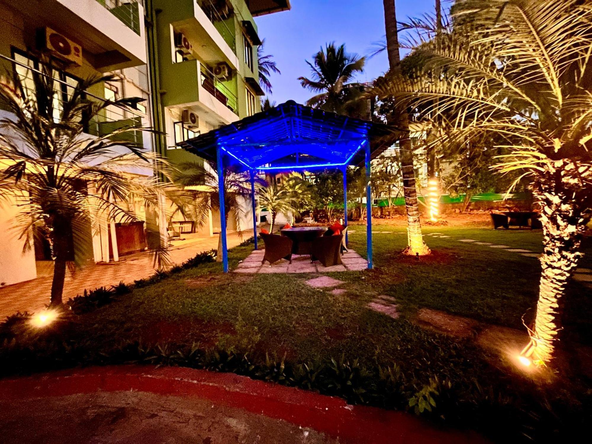 Summer Beach Resort, Goa - #Near Baga Beach #Swimming Pool #Garden #Bar #Lift #Premium Rooms #Property Of The Year #70565-84665 Calangute Eksteriør bilde