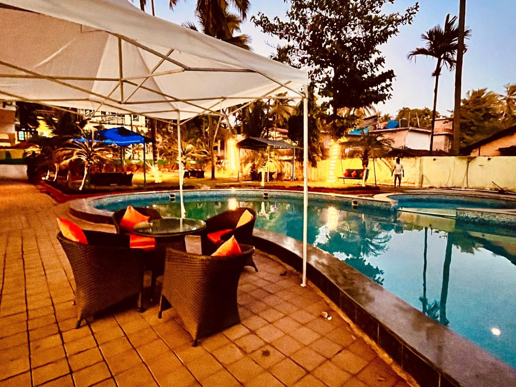 Summer Beach Resort, Goa - #Near Baga Beach #Swimming Pool #Garden #Bar #Lift #Premium Rooms #Property Of The Year #70565-84665 Calangute Eksteriør bilde