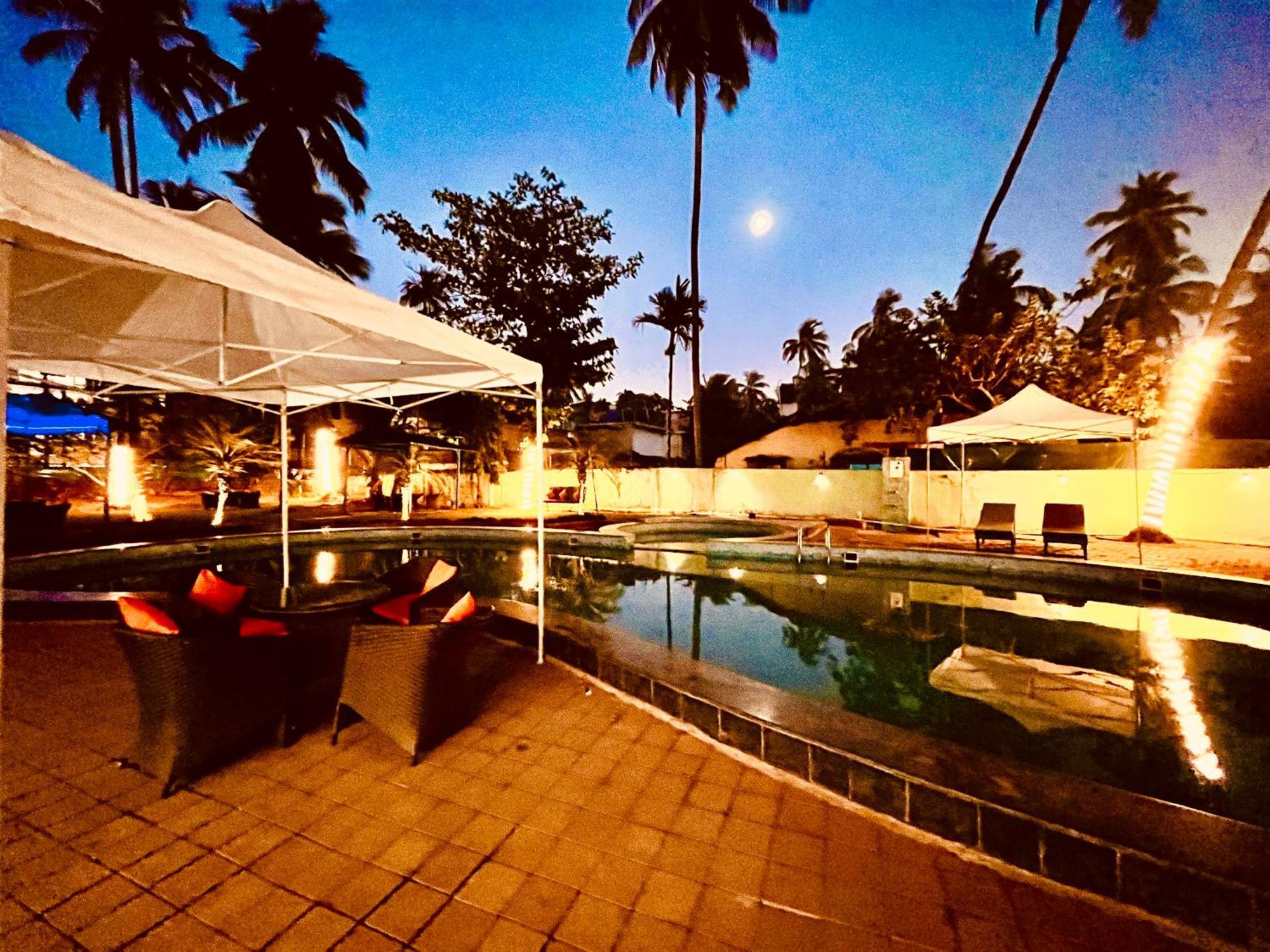 Summer Beach Resort, Goa - #Near Baga Beach #Swimming Pool #Garden #Bar #Lift #Premium Rooms #Property Of The Year #70565-84665 Calangute Eksteriør bilde