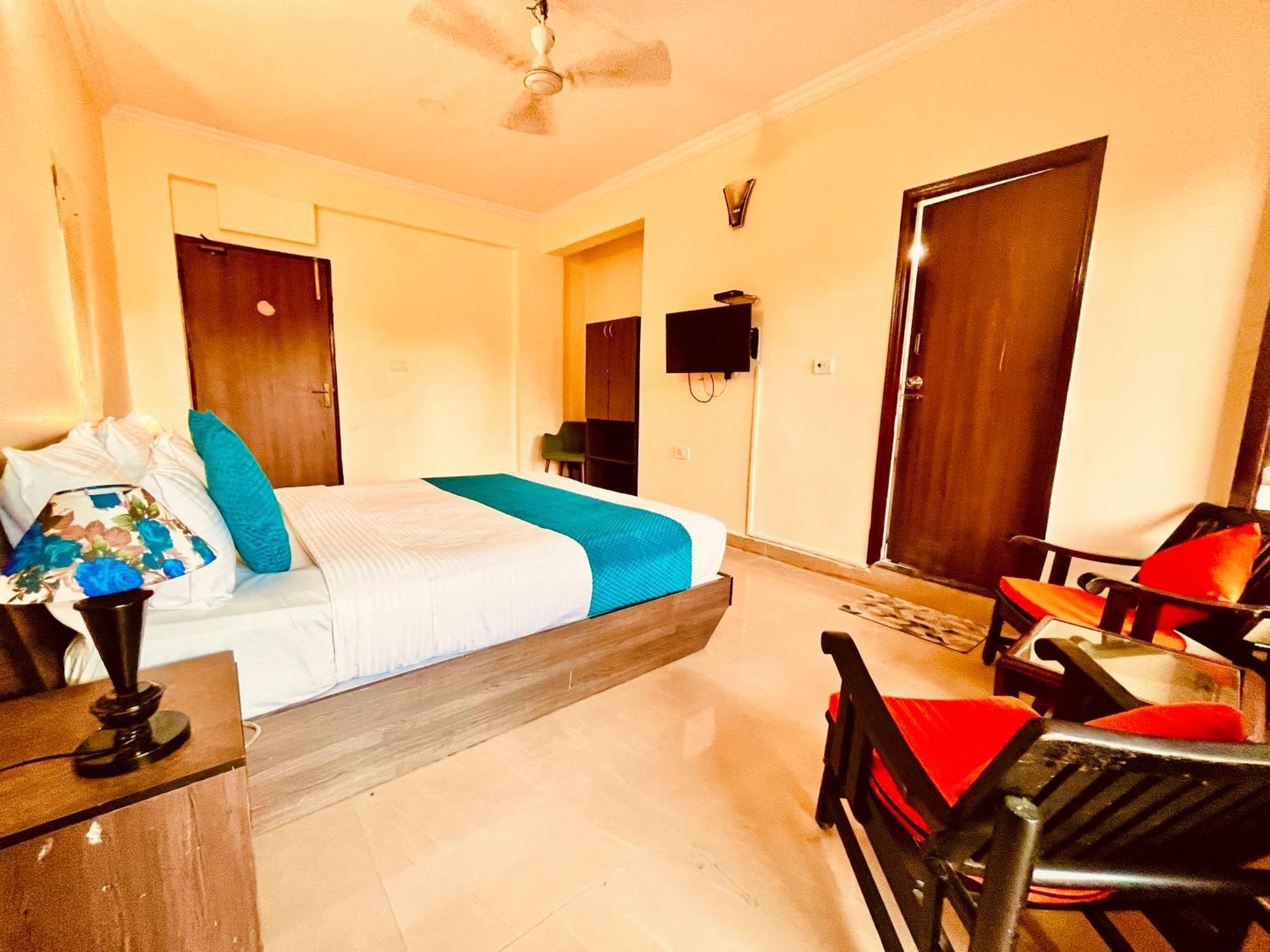 Summer Beach Resort, Goa - #Near Baga Beach #Swimming Pool #Garden #Bar #Lift #Premium Rooms #Property Of The Year #70565-84665 Calangute Eksteriør bilde